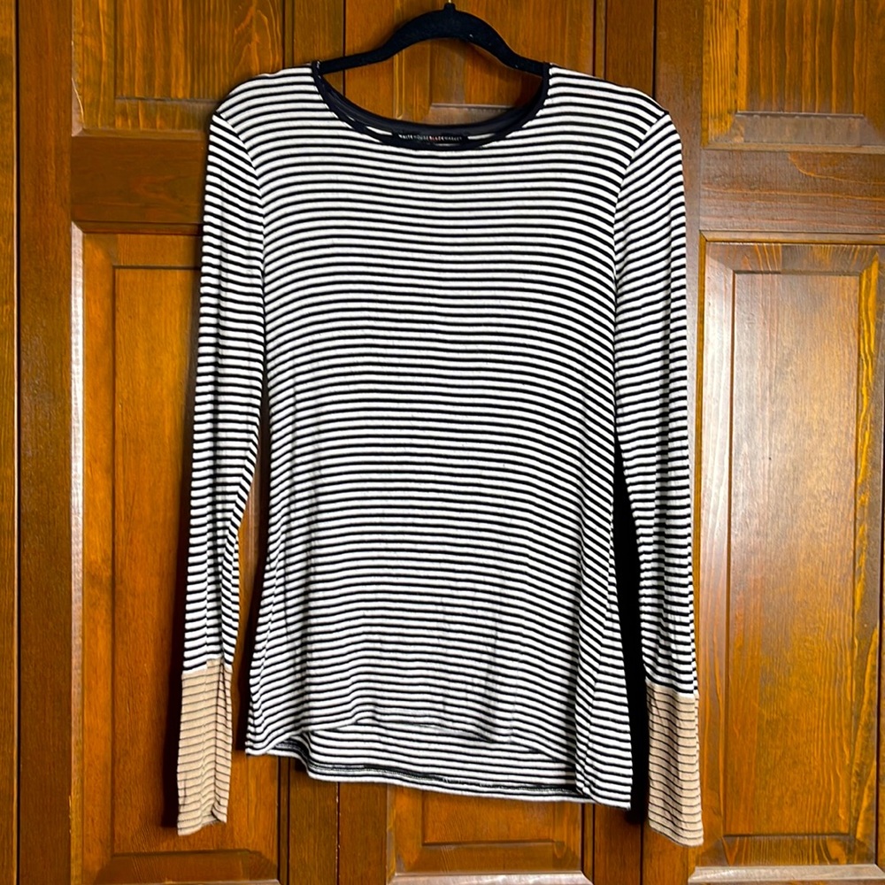 White House Black Market med long sleeved top.